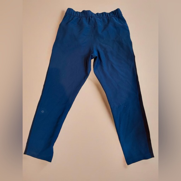 Lululemon On The Fly Pant Woven *Track Stripe
True Navy / Black - Picture 3 of 5